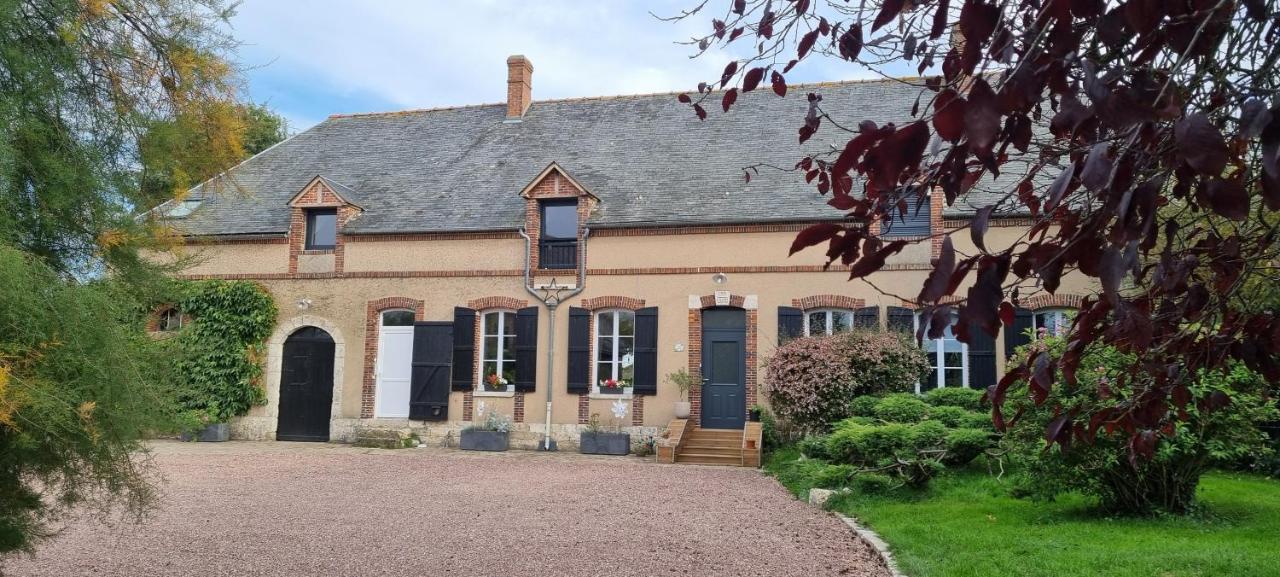 Au Nid Des Champs, Agreable Chambre D'Hotes, Proche De Chartres Dammarie  Exterior photo